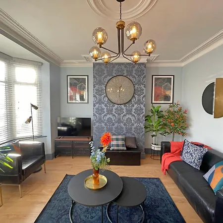 Spacious 3-Bedroom House With Parking Sheffield Exterior photo