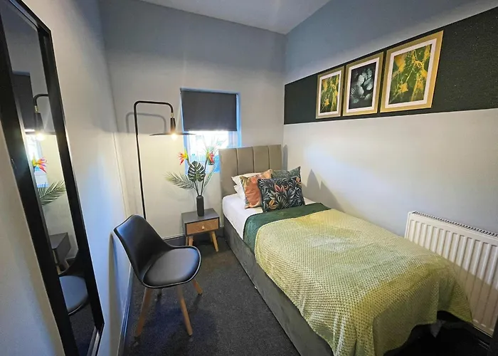 Spacious 3-Bedroom House With Parking