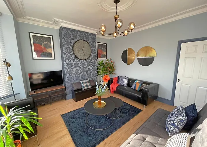 Spacious 3-Bedroom House With Parking