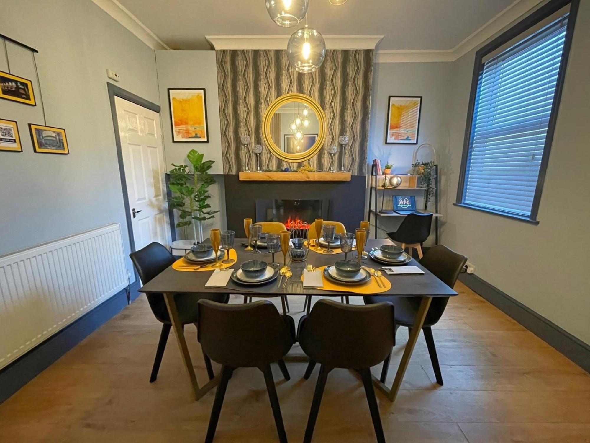 Holiday home Spacious 3-bedroom House With Parking *
