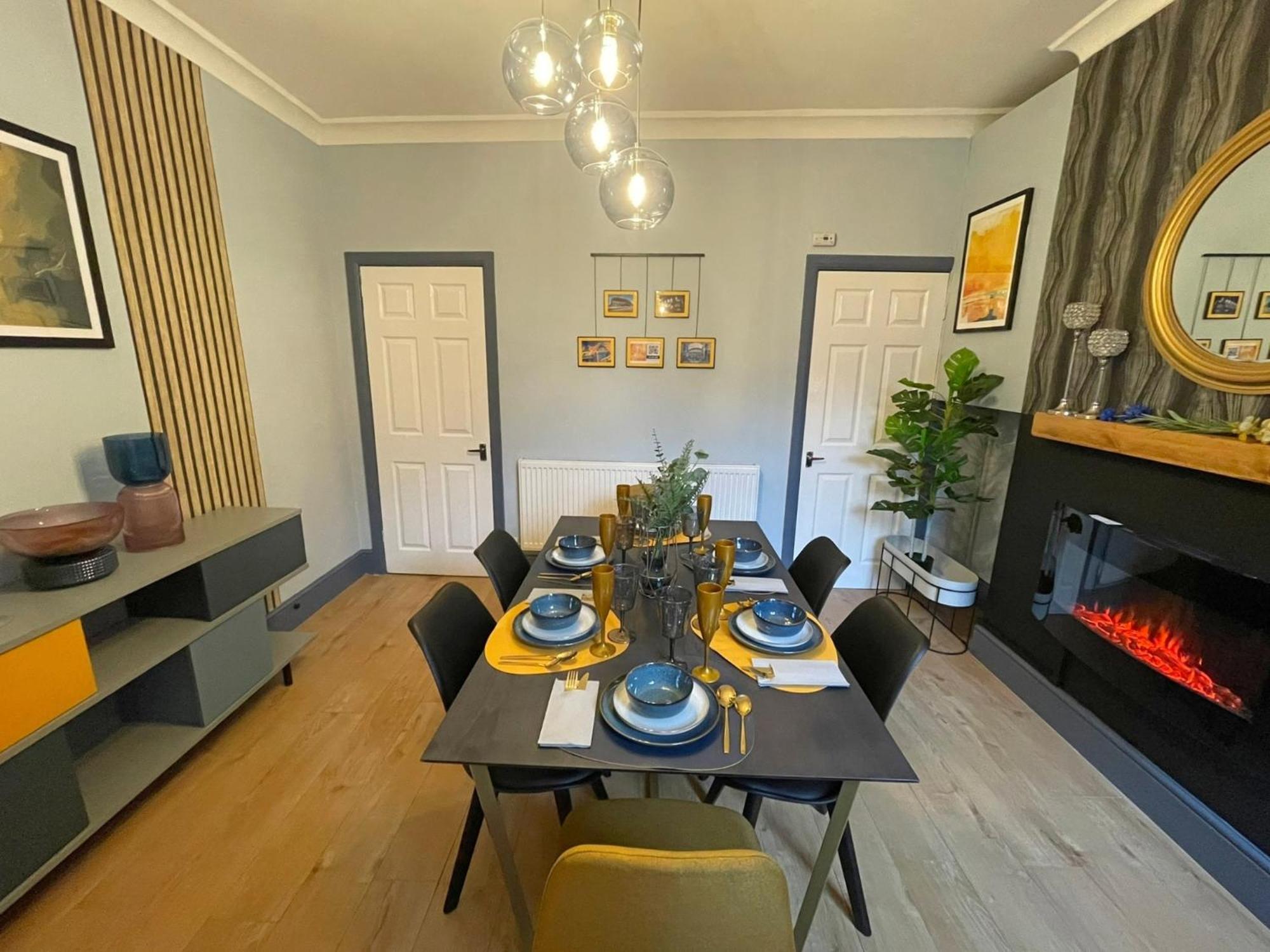 Spacious 3-bedroom House With Parking * Sheffield